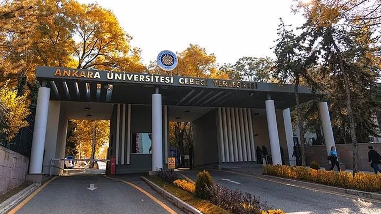 Bu çağda bu kafa! Ankara Üniversitesi&#039;nde başörtü krizi tepki gördü