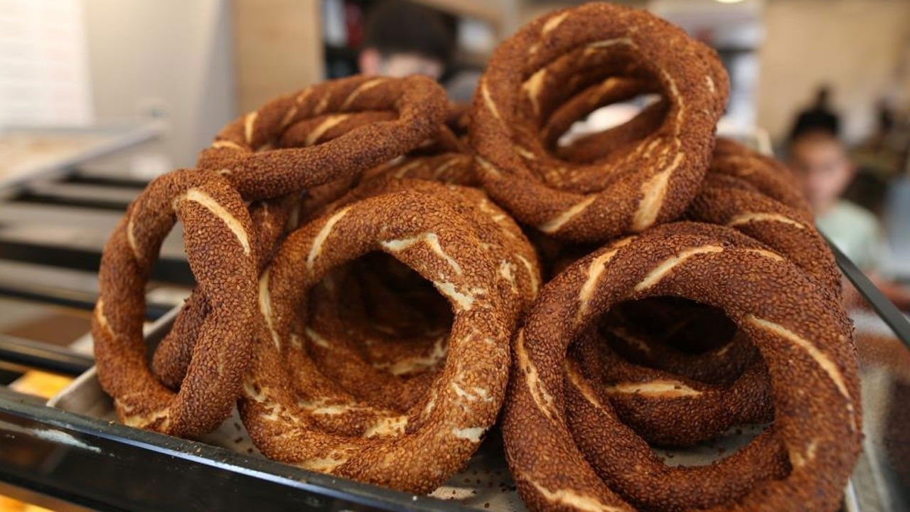 Bursa’da 100 gram simit 3 lira oldu