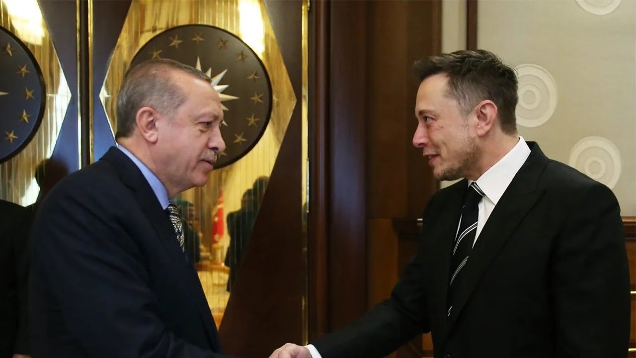 Cumhurbaşkanı Erdoğan&#039;dan Elon Musk&#039;a hediye &#039;NFT&#039;