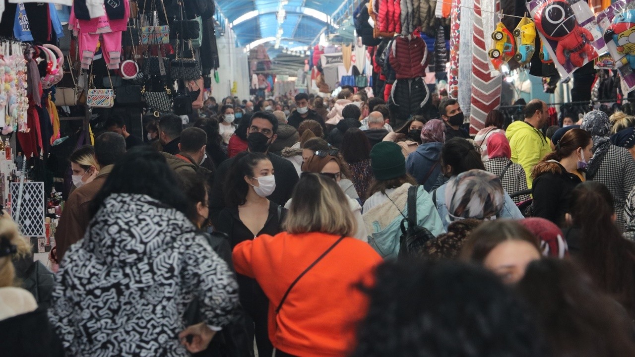 Edirne&#039;ye Bulgar akını: Pazarda adım atacak yer kalmadı