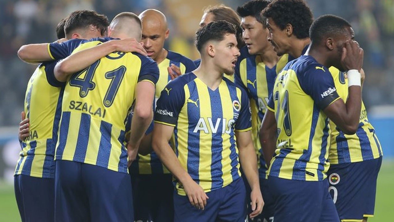 Fenerbahçe harekete geçti: 4 isimle yeni sözleşme