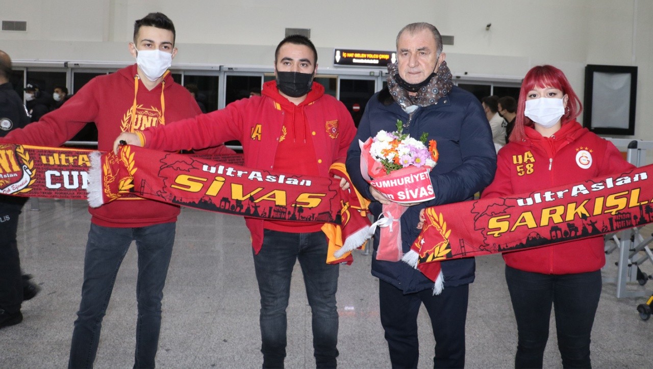 Galatasaray&#039;a Sivas&#039;ta coşkulu karşılama