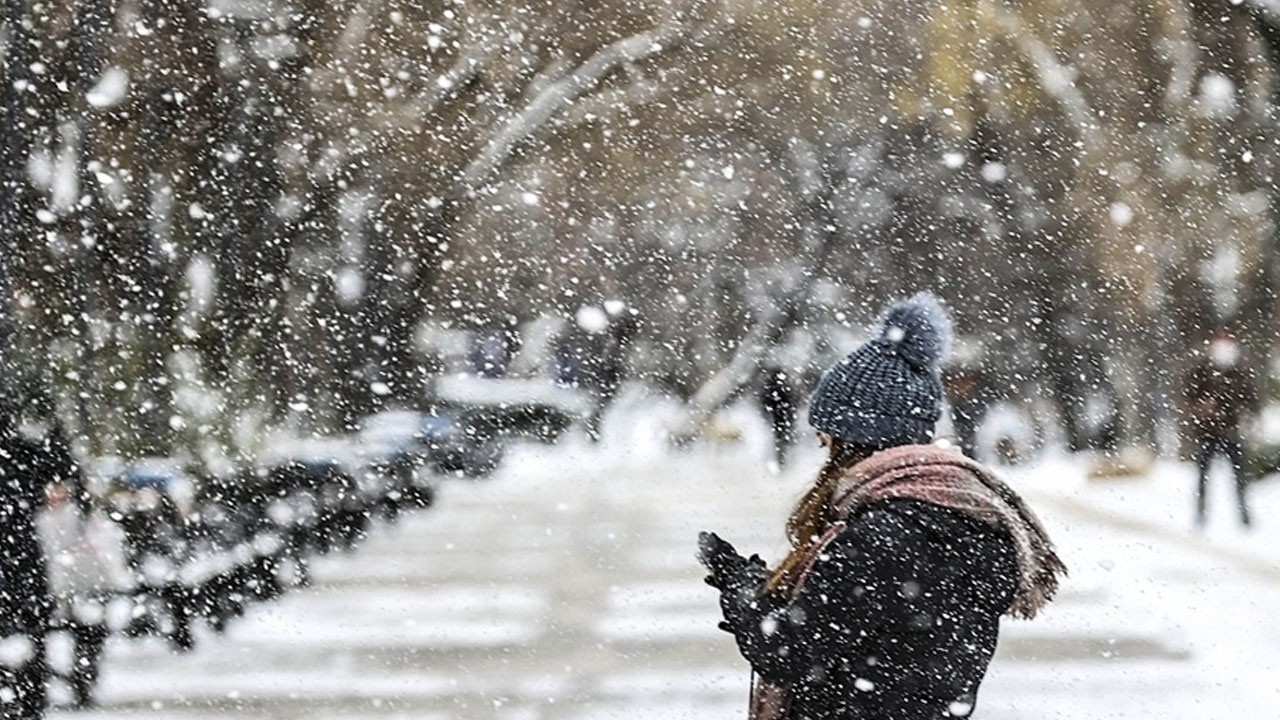 Hava sıcaklığı 12 derece düşecek: Kar yağışı geliyor