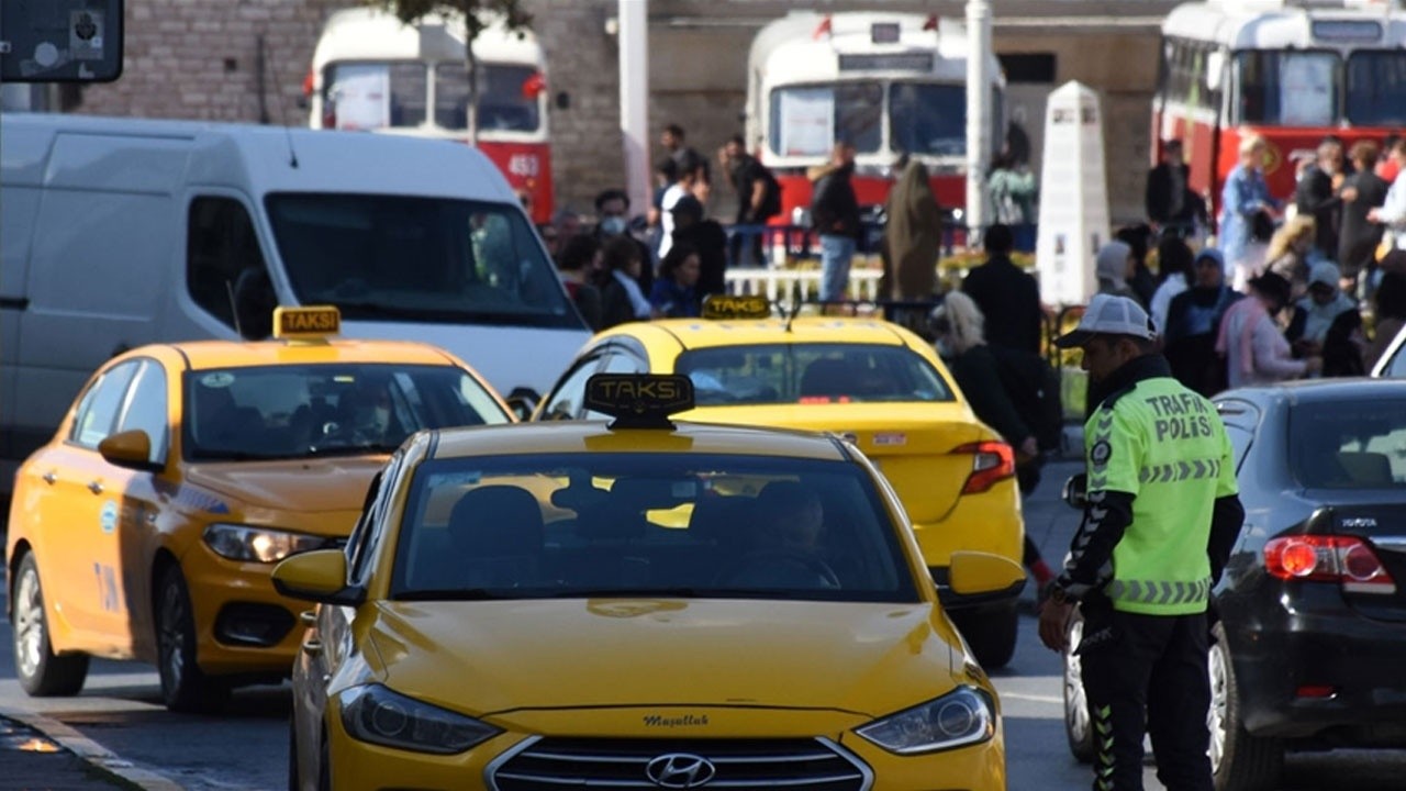 İstanbul&#039;da yılbaşı tedbirleri kapsamında bazı caddeler trafiğe kapatılacak