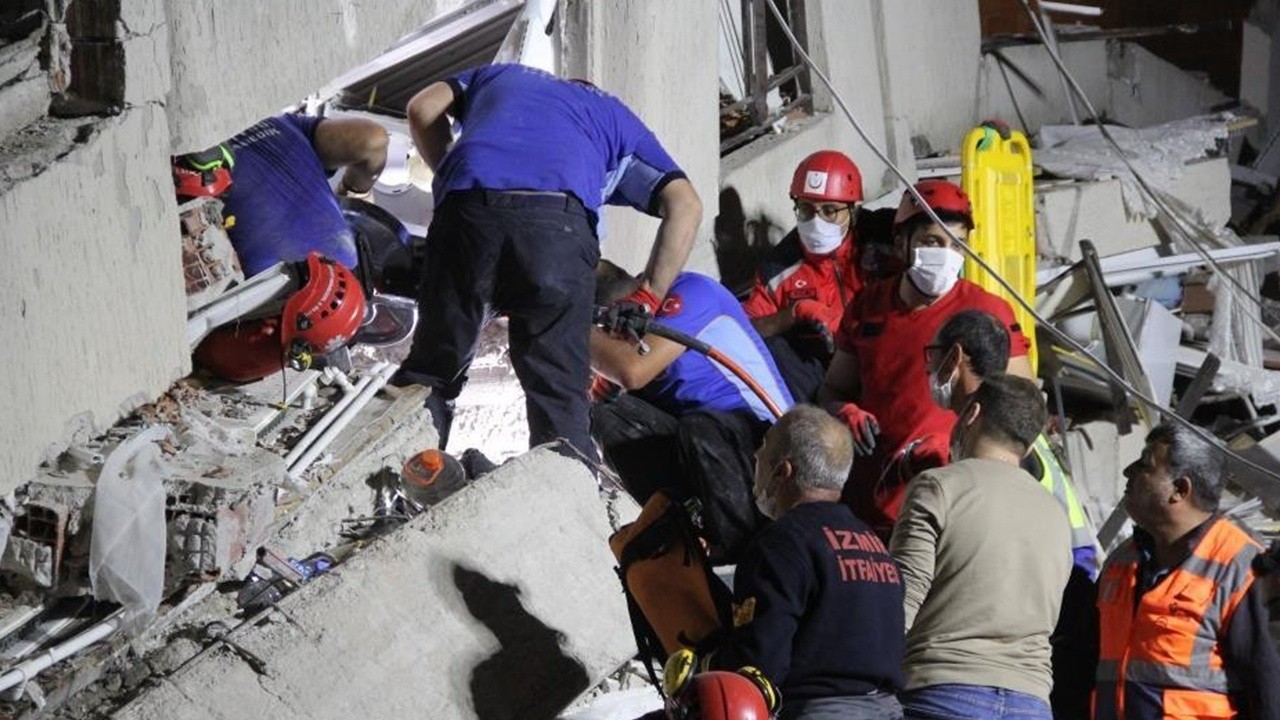 İzmir depreminde 30 kişiye mezar olmuştu: Emrah Apartmanı davasında tutuklu sanık kalmadı