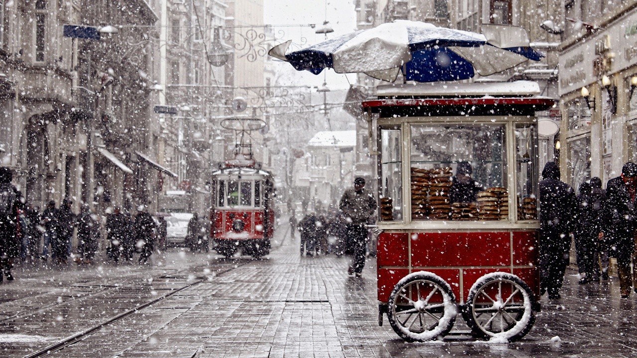 Kar etkisini artırdı! Meteoroloji'den birçok ile sarı ve turuncu uyarı (22 Aralık hava durumu)