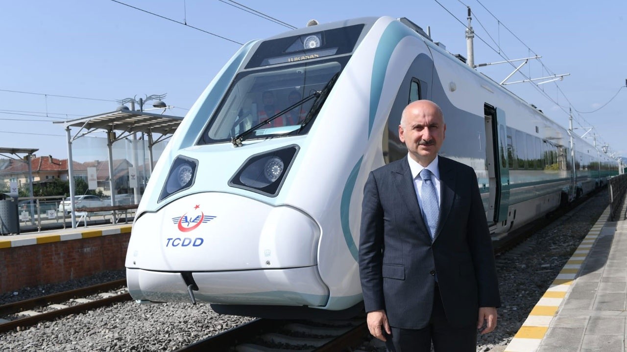 Karaismailoğlu: 2022 yılında milli elektrikli tren raylarda olacak