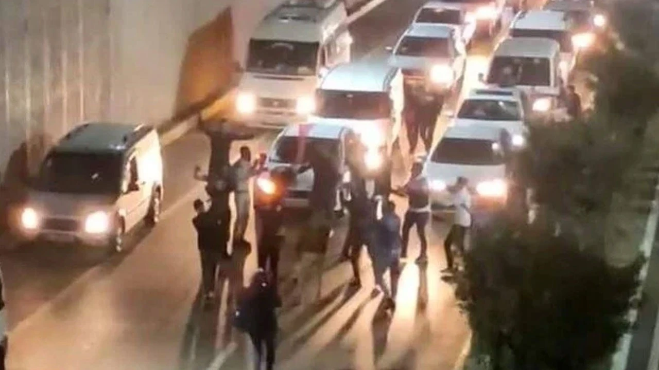 Kornayı duyan kaçtı! Yolu kesip göbek attılar, cezayı yediler