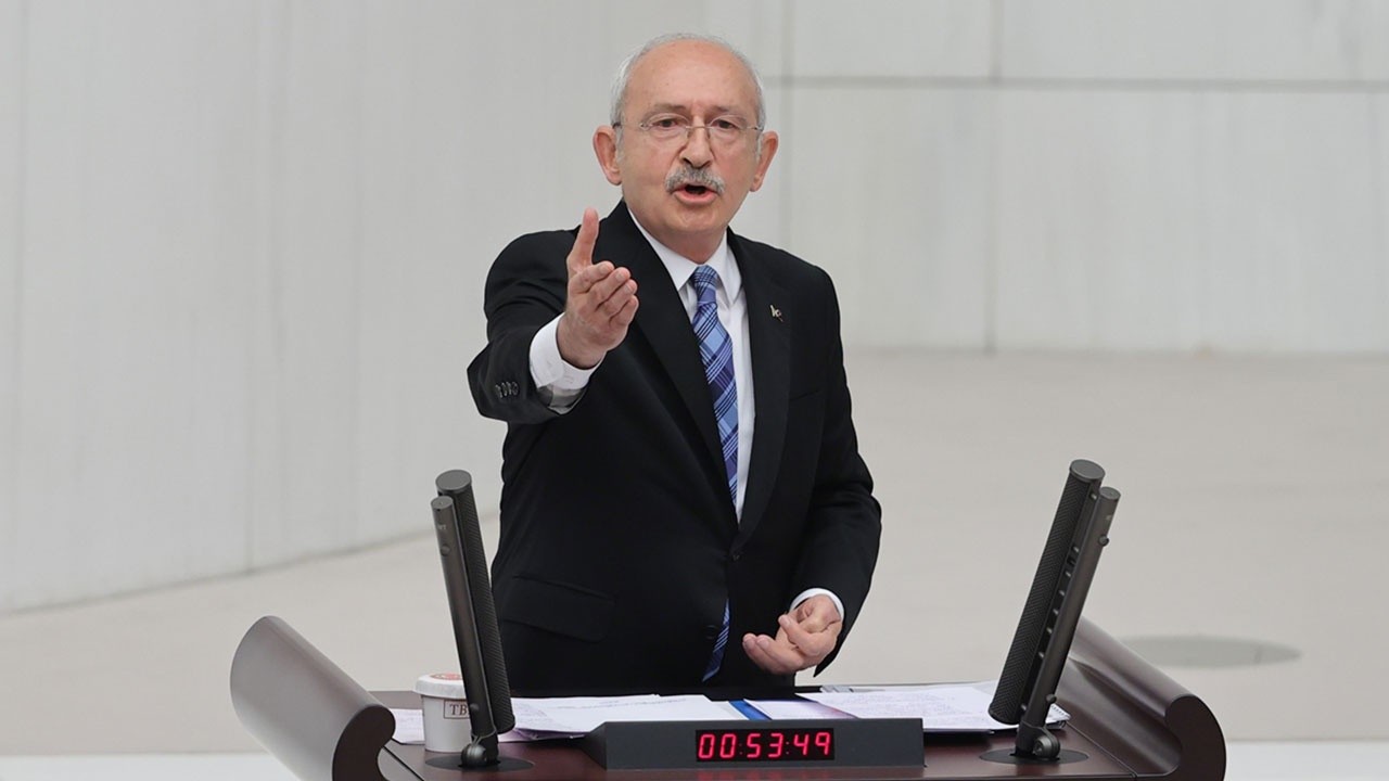 Meclis&#039;te gerginlik: Kılıçdaroğlu&#039;nun el hareketi tartışmalara yol açtı