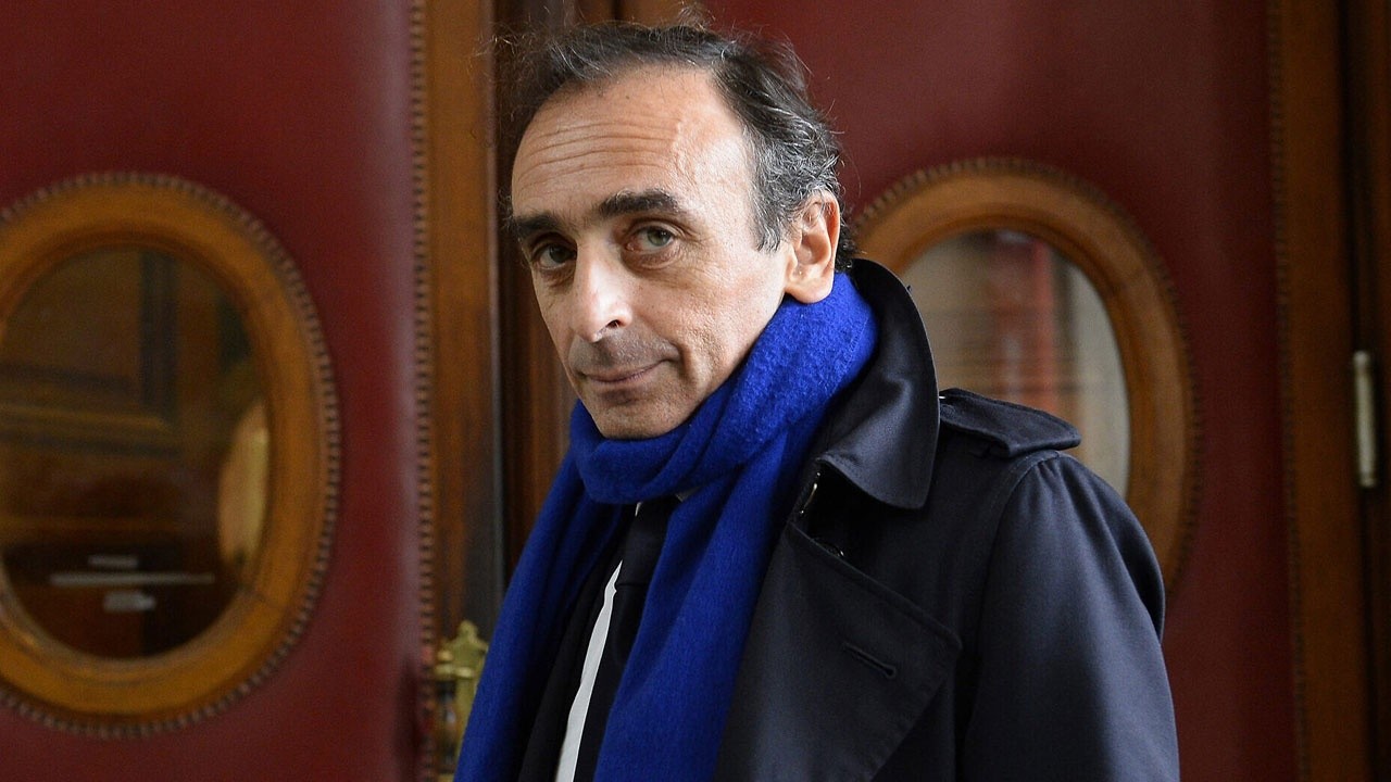 Nefret söylemleriyle yargılanan Eric Zemmour&#039;dan yeni skandal: Müslümanlar asimile olun