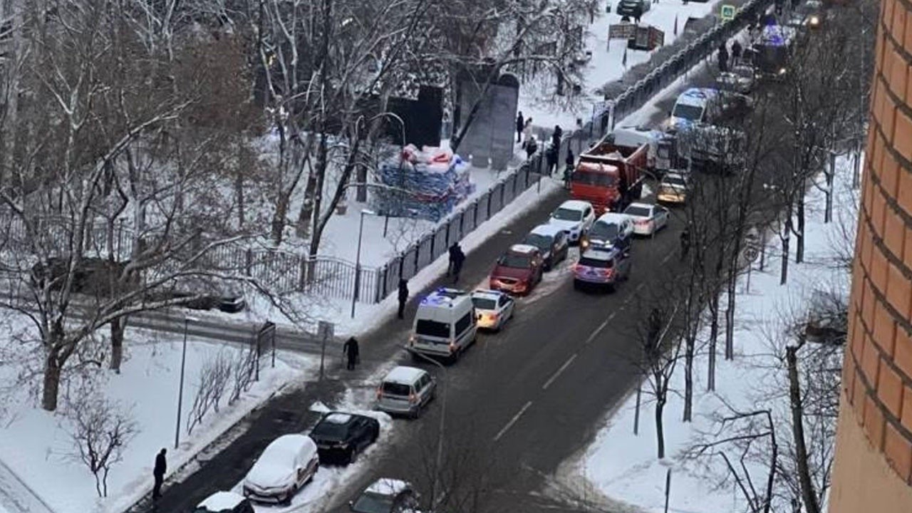 Rusya&#039;da maske takmayı reddeden eski asker devlet dairesinde ateş açtı: 2 ölü, 3 yaralı