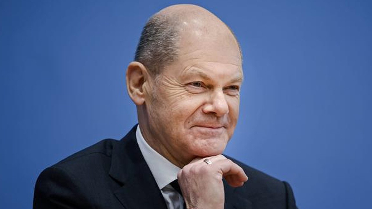 Almanya&#039;nın yeni başbakanı Olaf Scholz oldu
