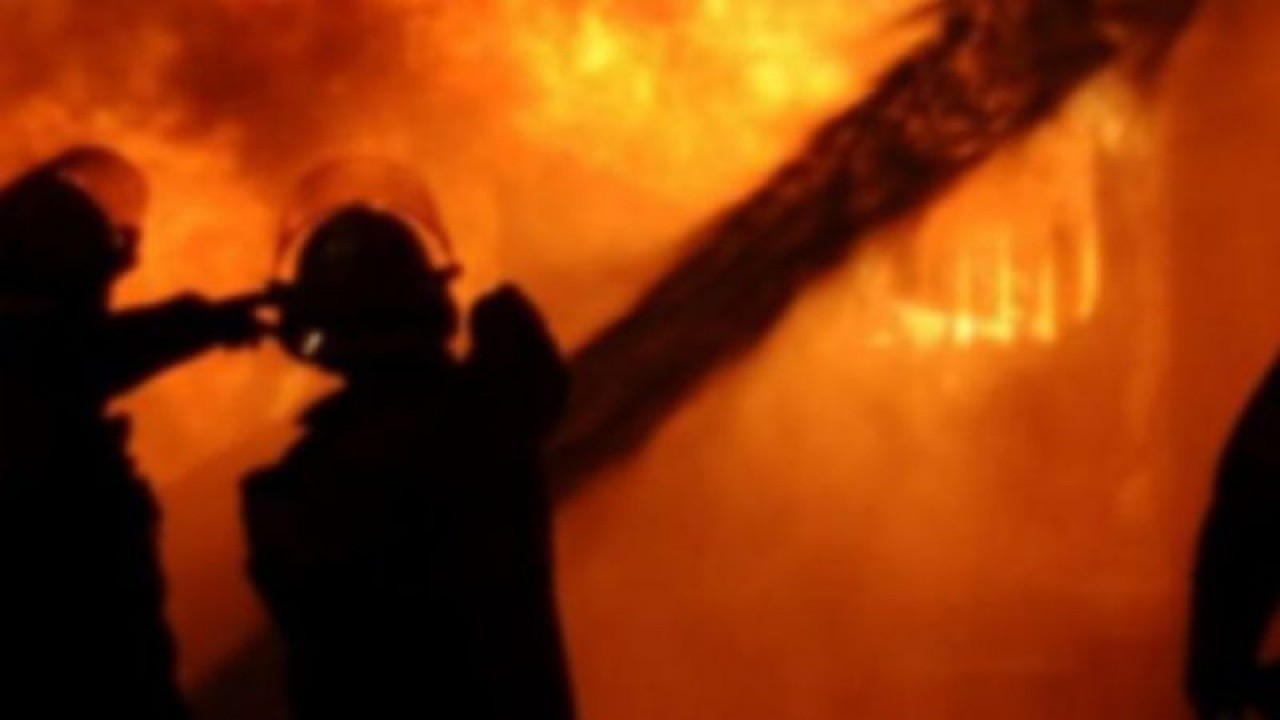 Son dakika! Gaziosmanpaşa&#039;da yangın faciası: 2 kardeş hayatını kaybetti