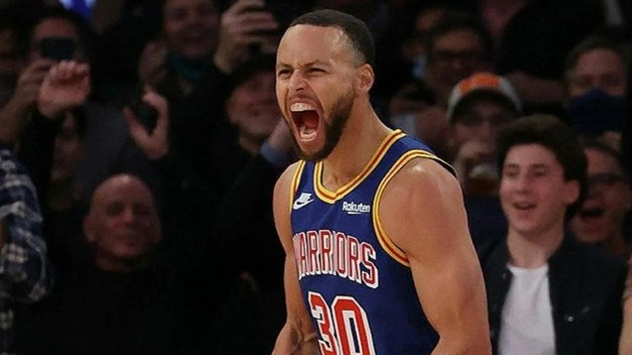 Stephen Curry NBA tarihine geçti! Üçlük rekorunu egale etti