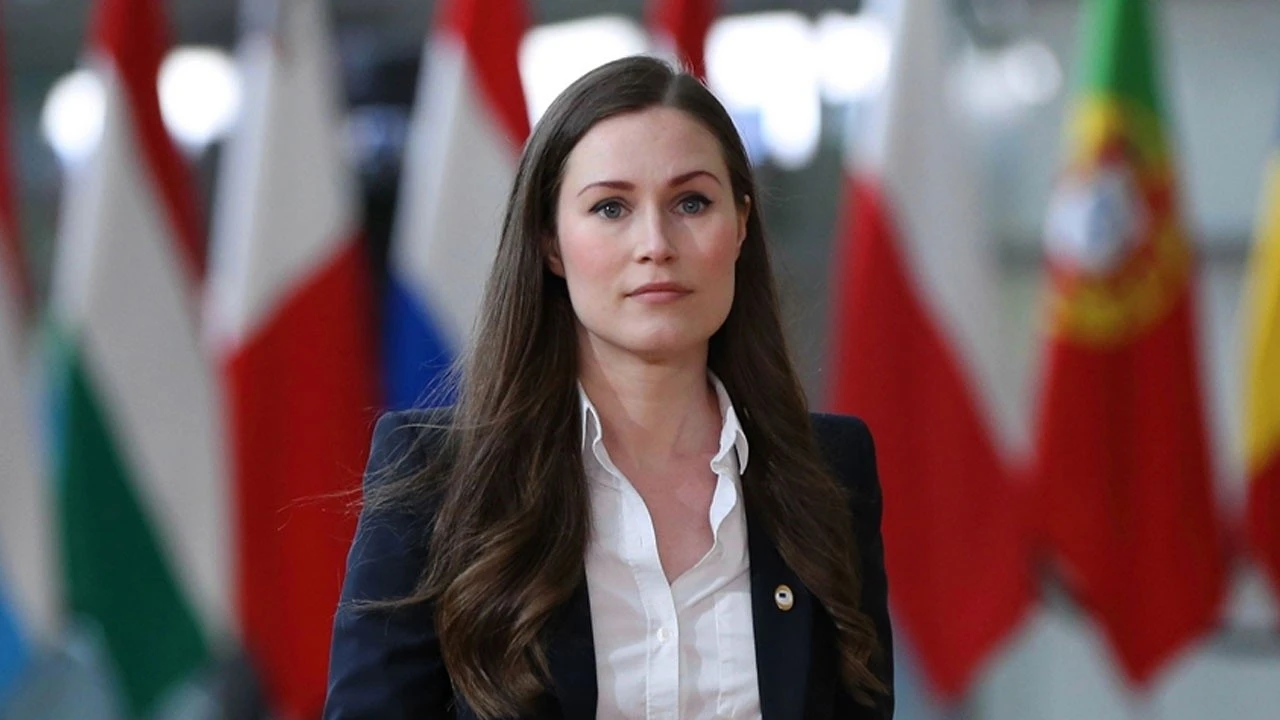 Temaslı Finlandiya Başbakanı'nın gece kulübünde eğlenmesi tepki çekti