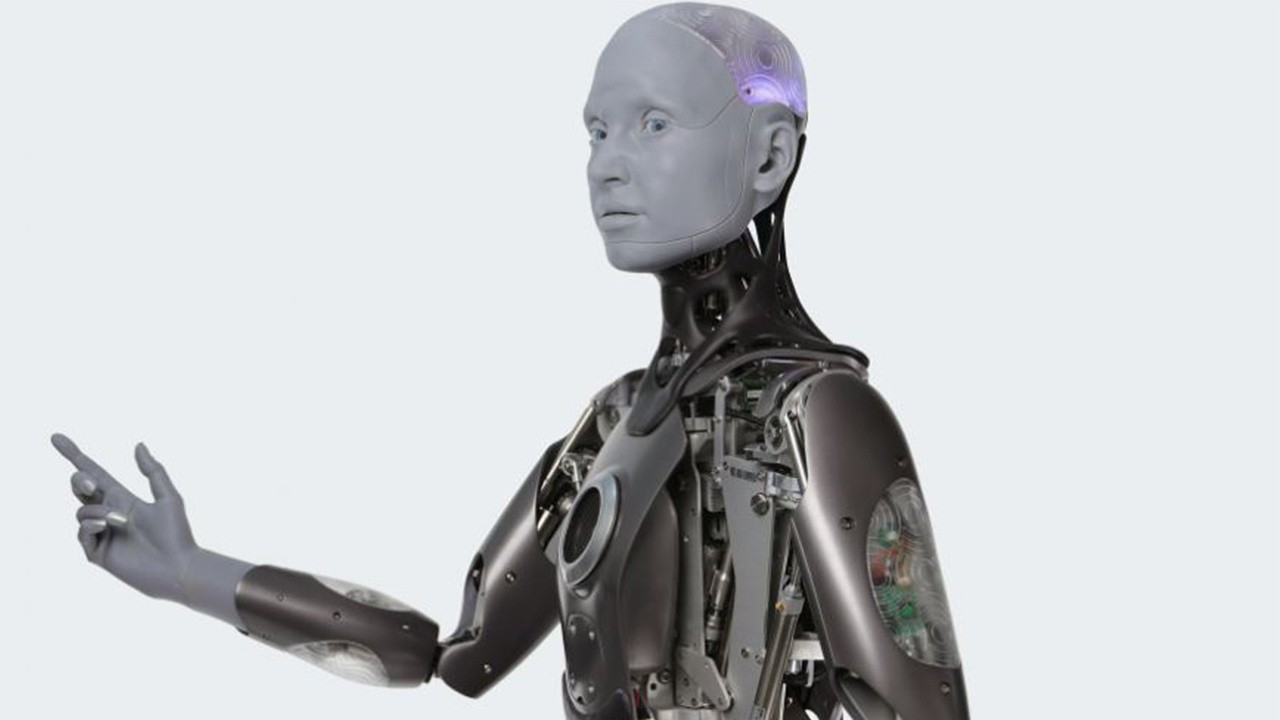 Ürkütücü derecede gerçekçi! Robot Ameca&#039;nın mimik ve hareketleri sosyal medyada viral oldu