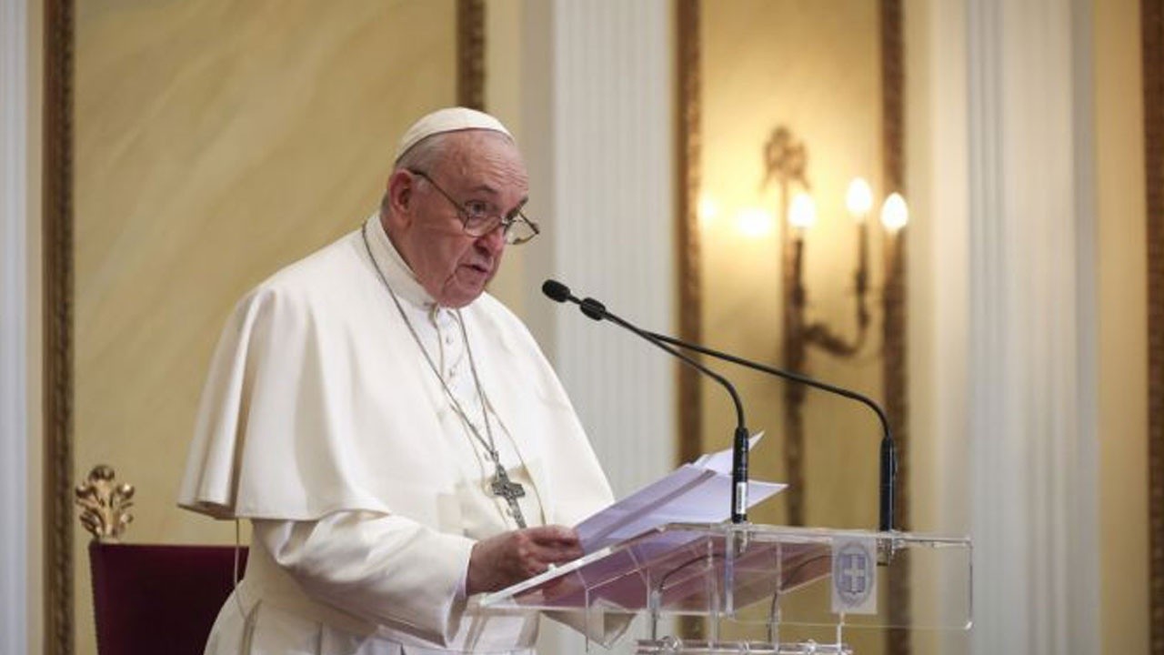 Vatikan Devlet Başkanı Papa Franciscus'dan Yunanistan'a mülteci dersi