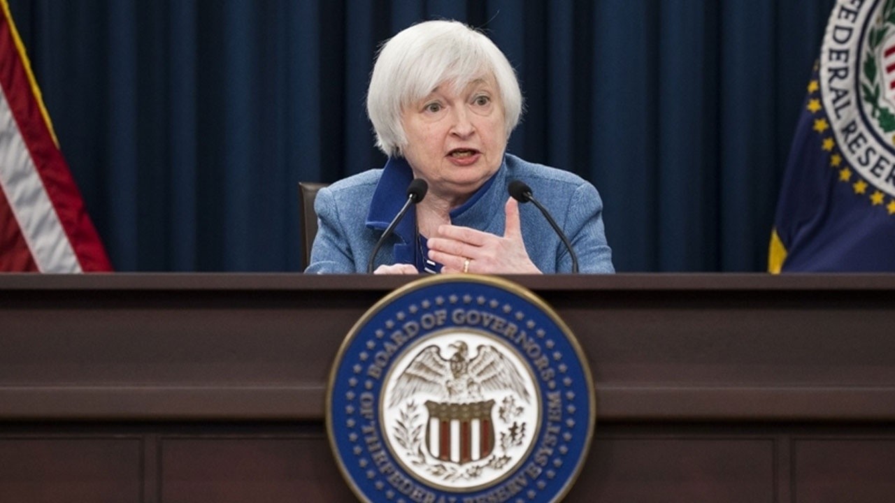 Yellen: Enflasyonda 'geçici' kelimesini kullanımdan kaldırmaya hazırım