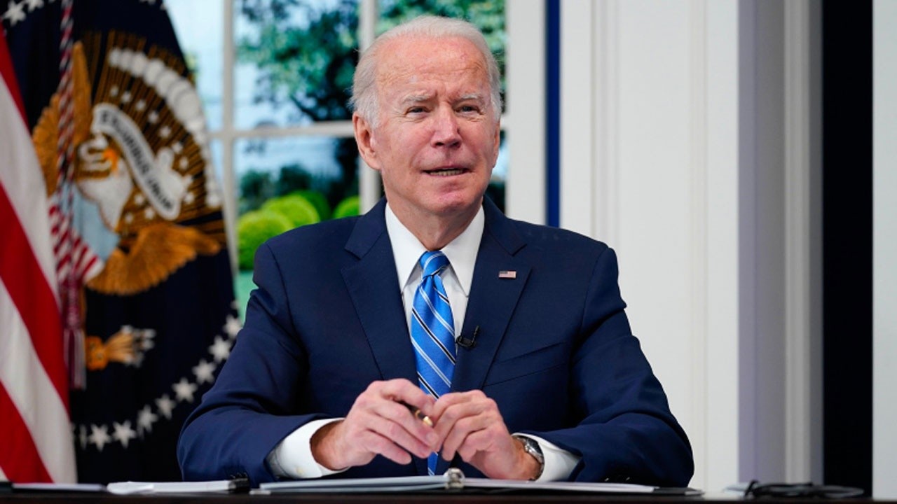 ABD Başkanı Joe Biden muhabire önce küfretti sonra özür diledi