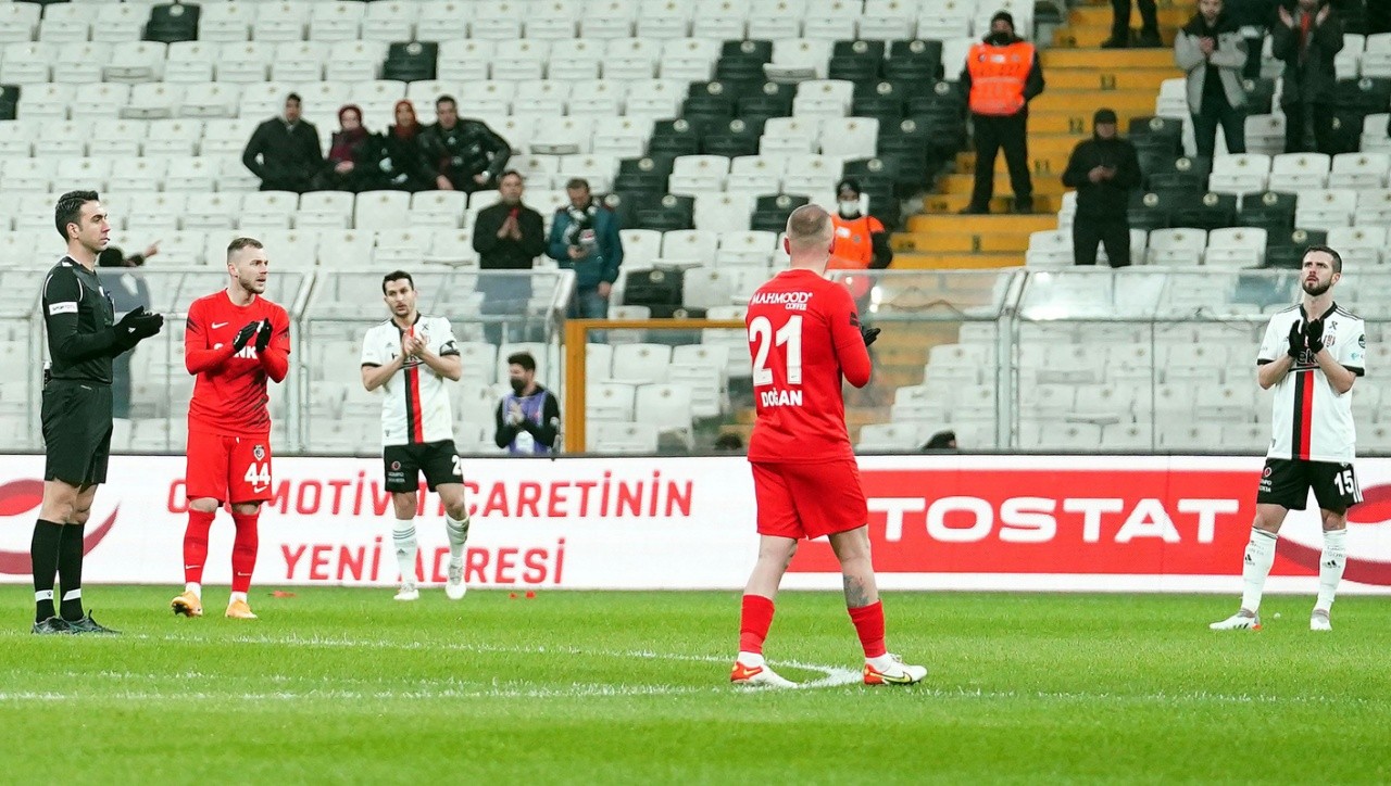 Ahmet Çalık unutulmadı! 6. dakikada ayakta alkışlandı...