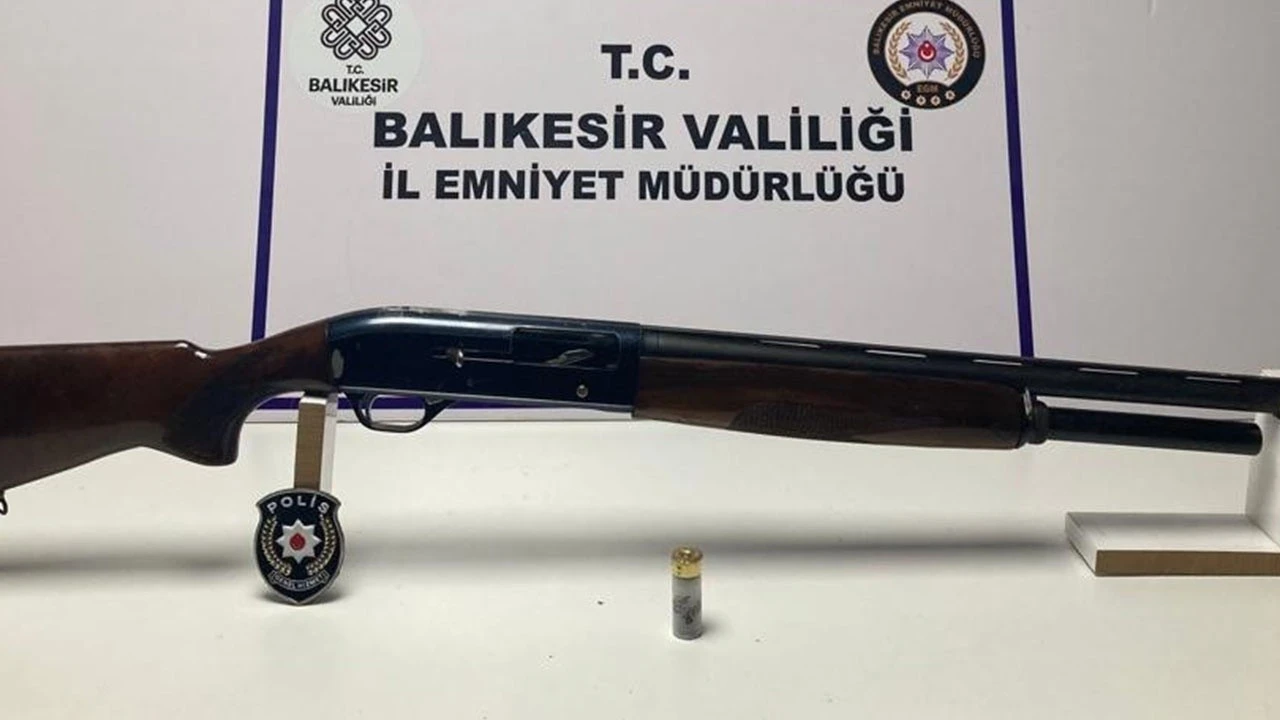 Balıkesir&#039;de 2 ayrı operasyon! 31 kişi gözaltına alındı