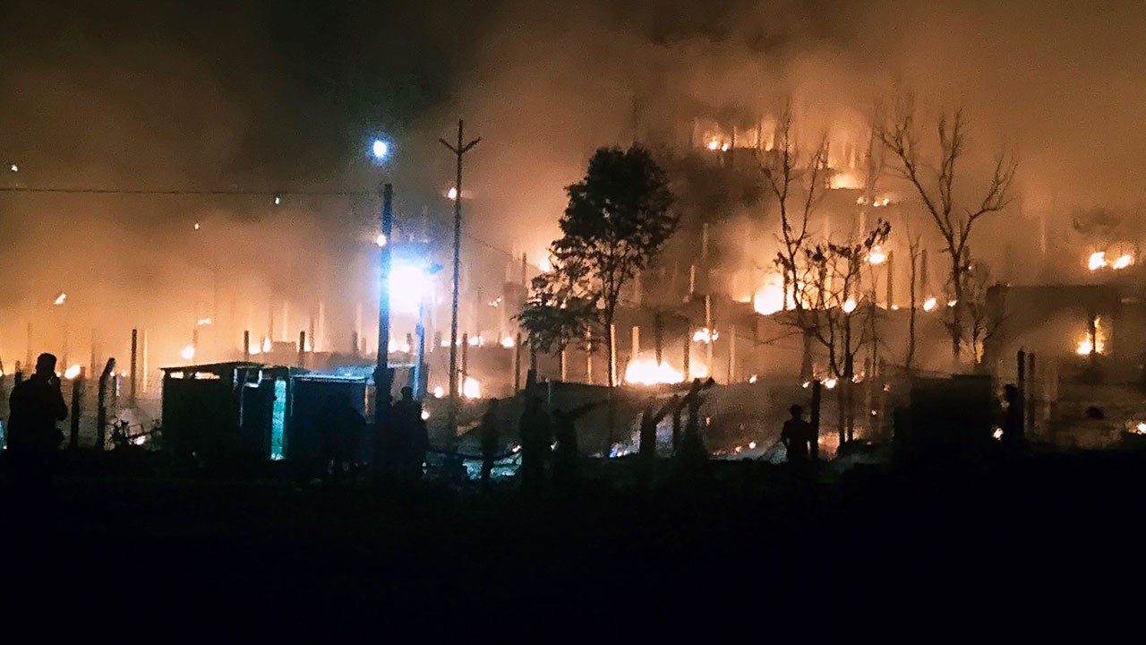 Bangladeş&#039;te Arakanlı Müslümanların yaşadığı kampta yangın çıktı