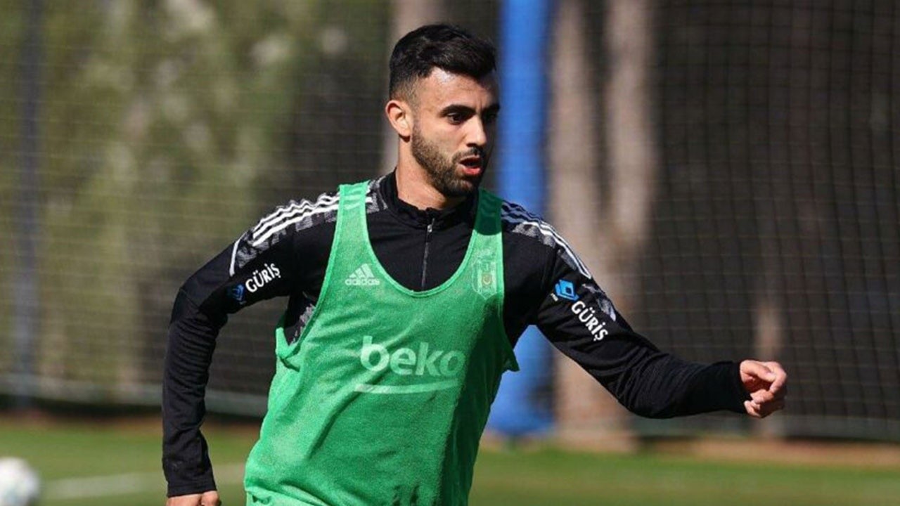 Beşiktaş&#039;ta Rachid Ghezzal kamptan ayrıldı!