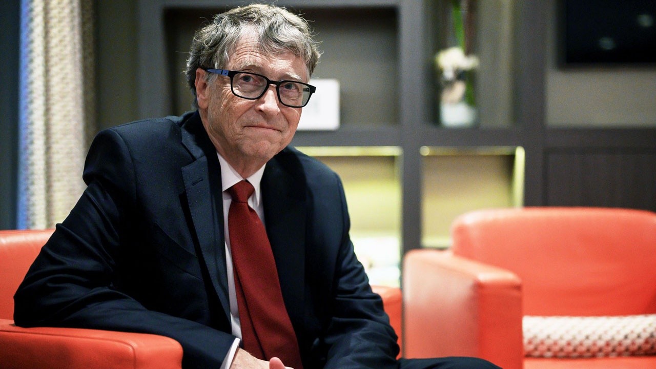 Bill Gates&#039;ten &#039;çip takacak&#039; iddiasına cevap! Covid-19 sorularını cevapladı