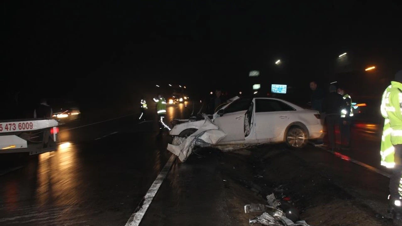 Çanakkale&#039;de feci kaza: 5 kişi öldü