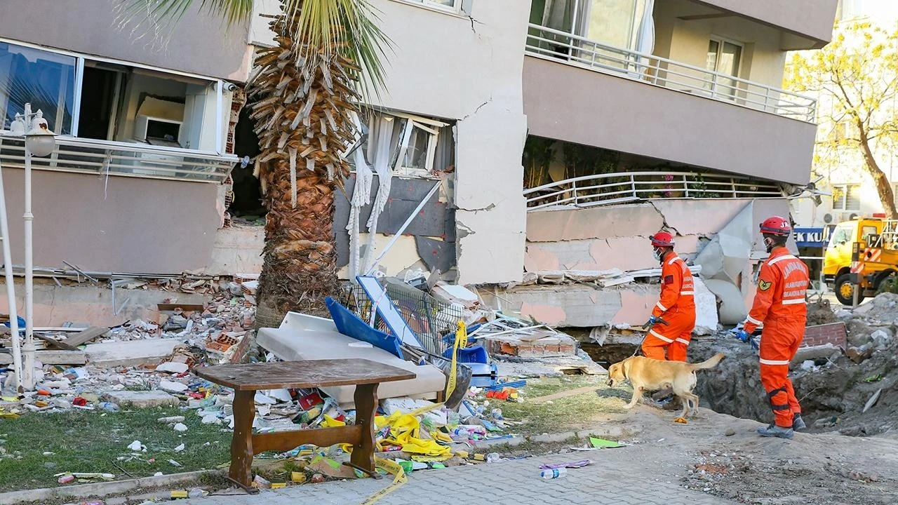 Depremde 11 kişiye mezar olan Yılmaz Erbek Apartmanı&#039;nda &#039;düşük kalitede beton&#039; detayı