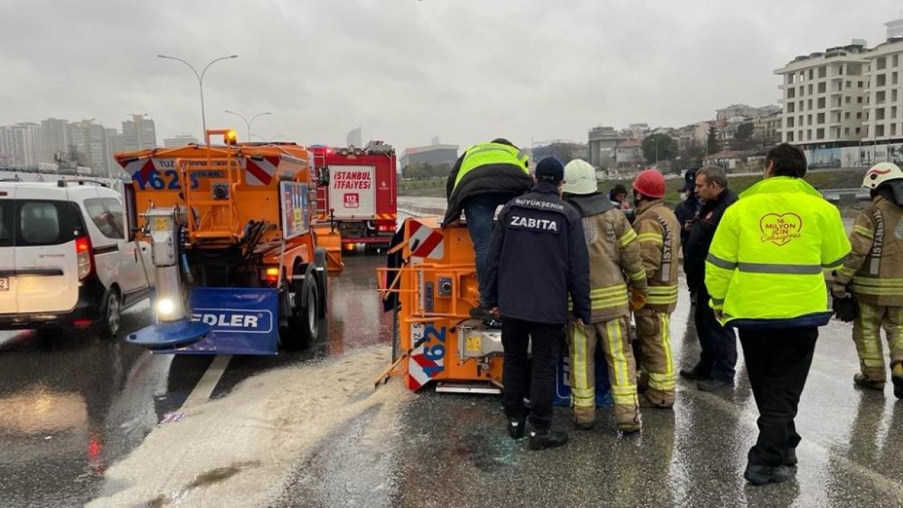 Devrilen küreme aracının şoförü sarhoş çıktı