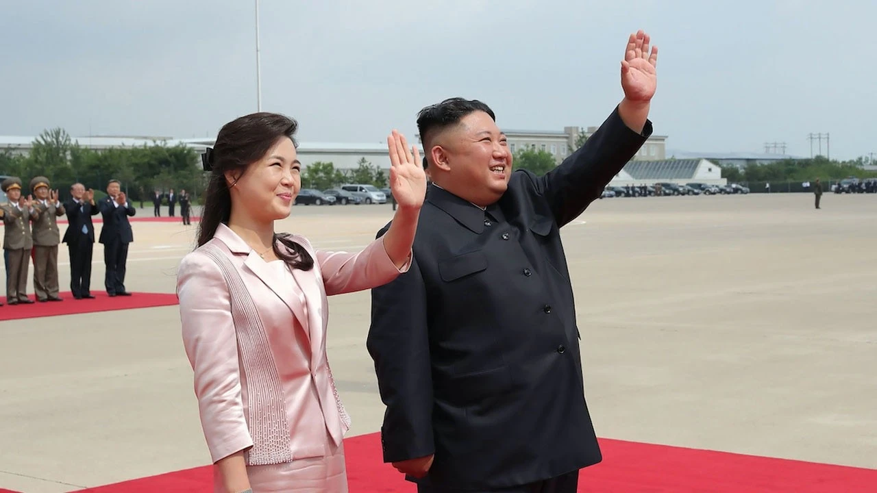 Dünyanın en gizemli kadınlarından Kim Jong-un eşi Ri Sol-ju'nun mesleği şaşırttı