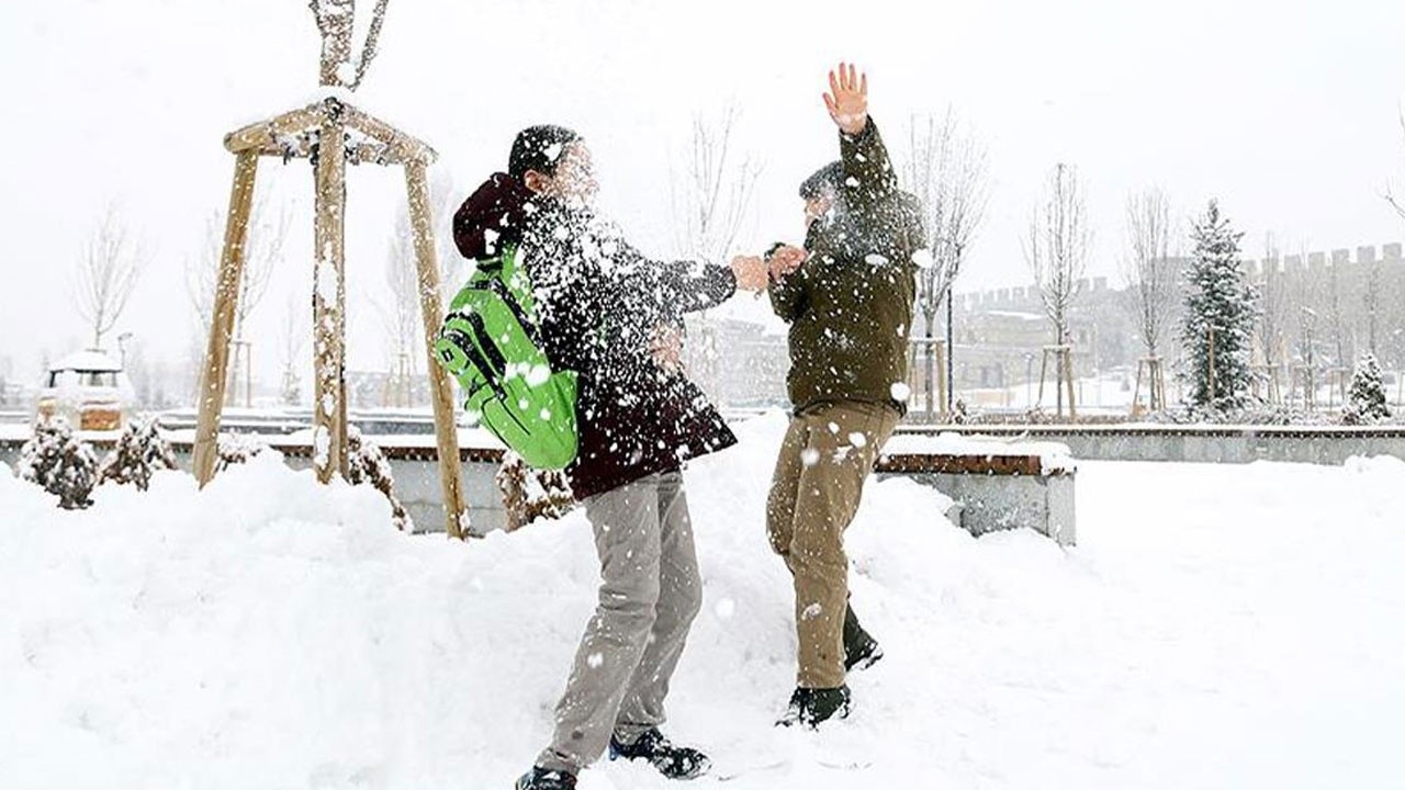 Eğitime kar engeli: 10 ilde okullar tatil edildi