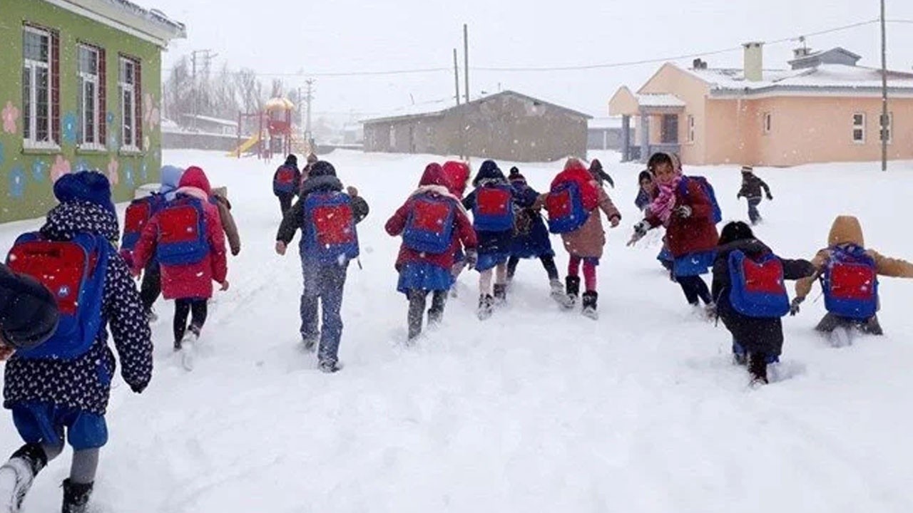 Eğitime kar engeli: Okulların tatil edildiği iller