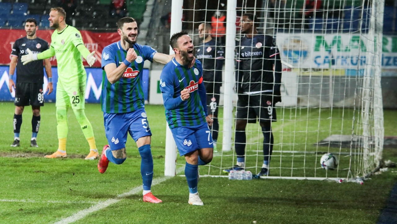 Ertelenen maçta kazanan Rizespor!