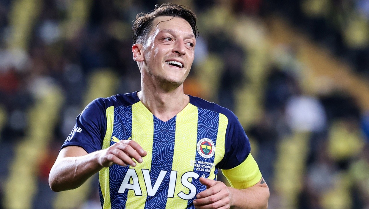 Fenerbahçe&#039;nin yıldız futbolcusu Mesut Özil, Çorum FK&#039;yı satın alıyor!