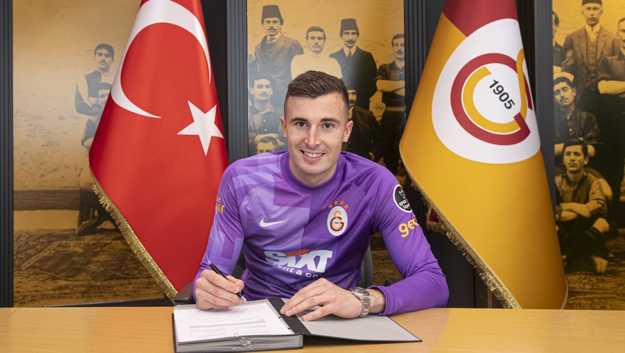 Galatasaray ilk transferini yaptı! İnaki Pena imzayı attı... Son dakika transfer haberleri...
