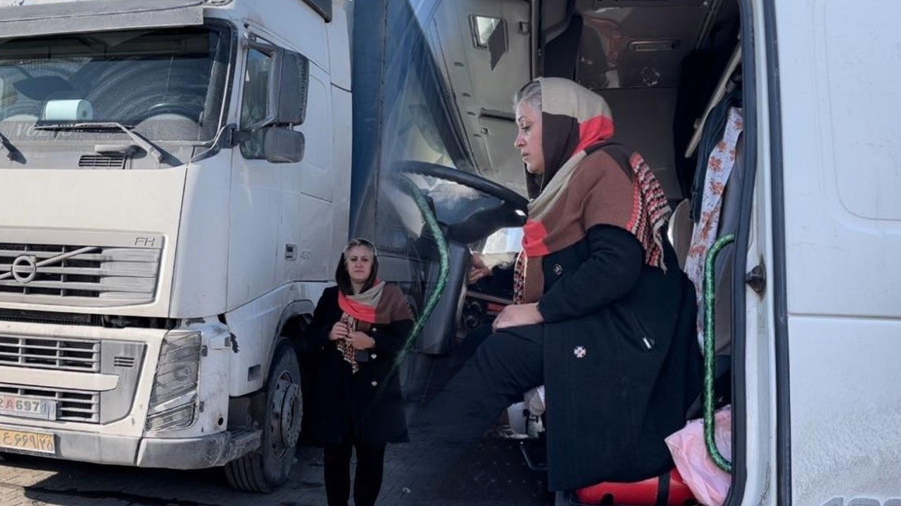 İranlı kadın TIR şoförü Erzurum&#039;da mahsur kaldı