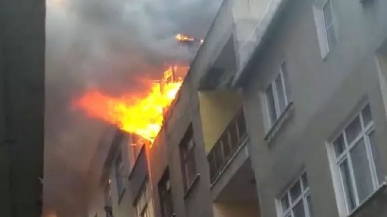 İstanbul&#039;da korku dolu anlar: Önce yangın sonra patlama