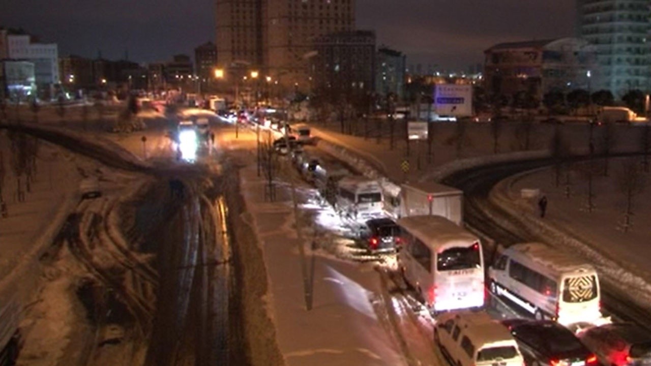 Kar sonrası İstanbul yollarında son durum