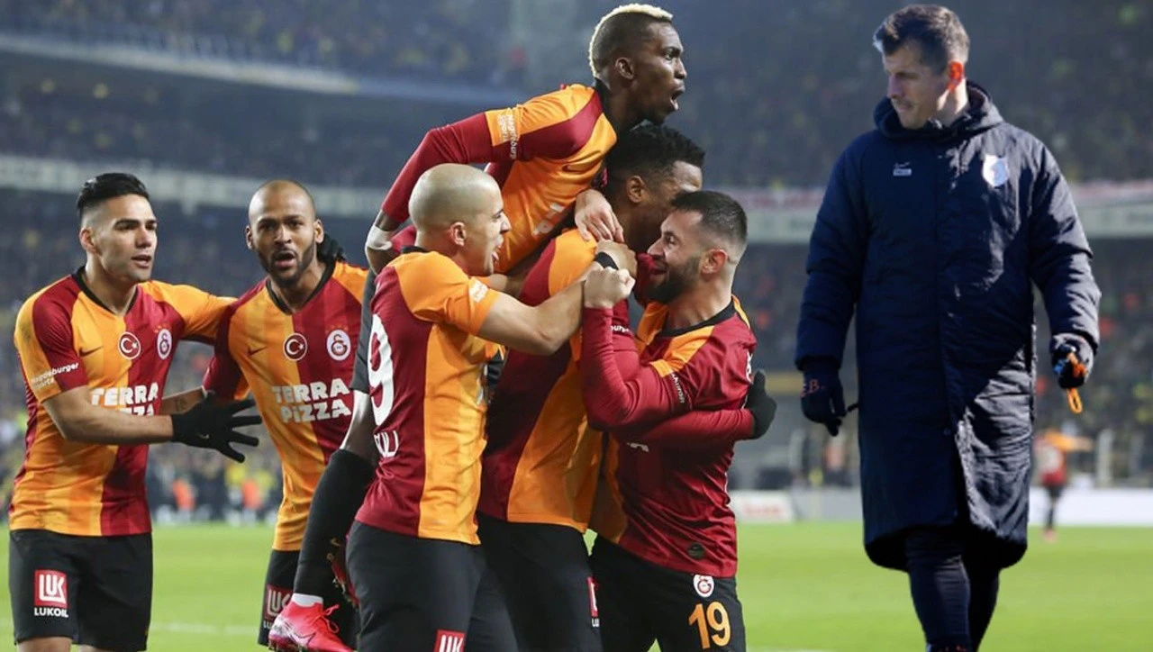 Medipol Başakşehir teknik direktörü Emre Belözoğlu, eski Galatasaraylı Henry Onyekuru&#039;ya kanca attı!