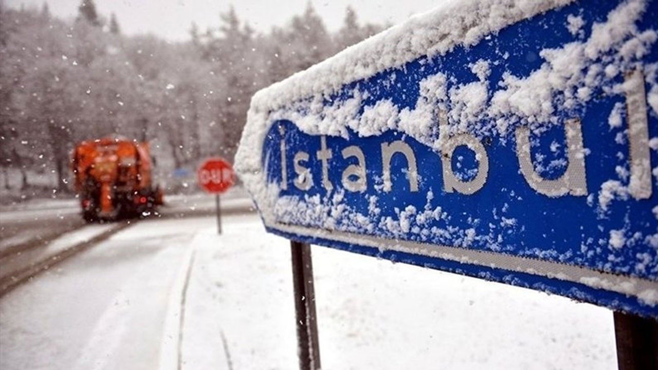 İstanbul ve Ankara&#039;ya kar geliyor! Meteoroloji saat verdi, AKOM alarma geçti