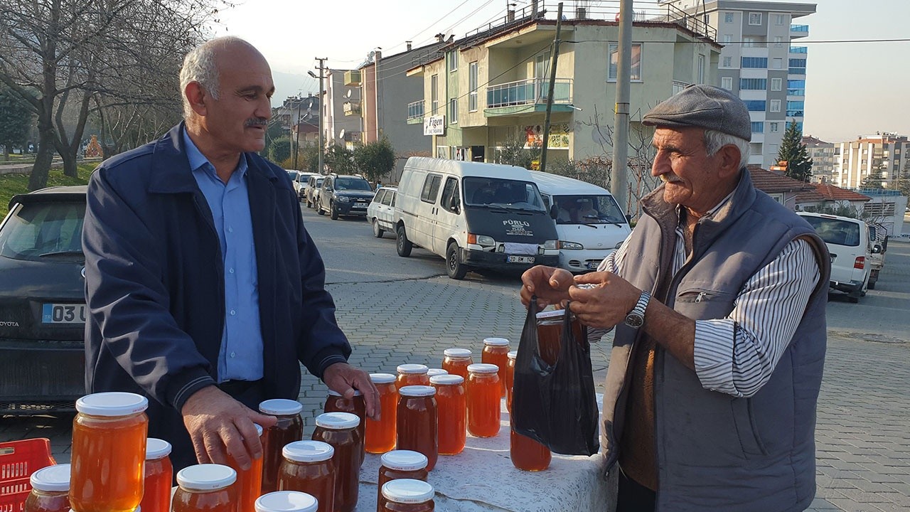 Omicron ve gribal enfeksiyonlar arttı! Vatandaş arı ürünlerine yöneldi