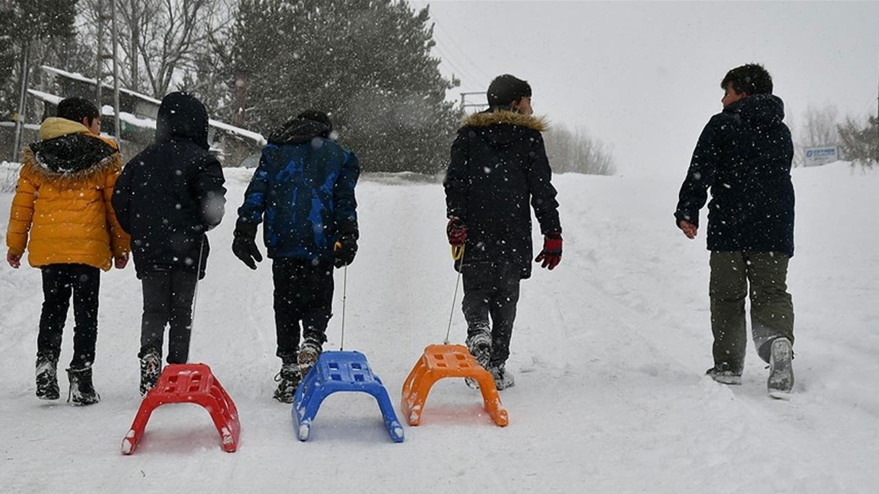 Son dakika! Eğitime kar engeli: Çok sayıda ilde okullar tatil edildi