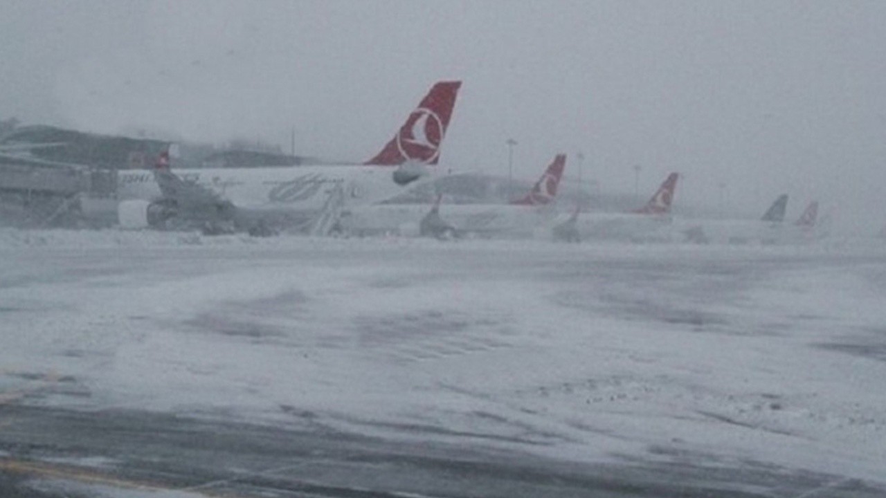 Son dakika! İstanbul Havalimanı&#039;nda tüm uçuşlar durduruldu