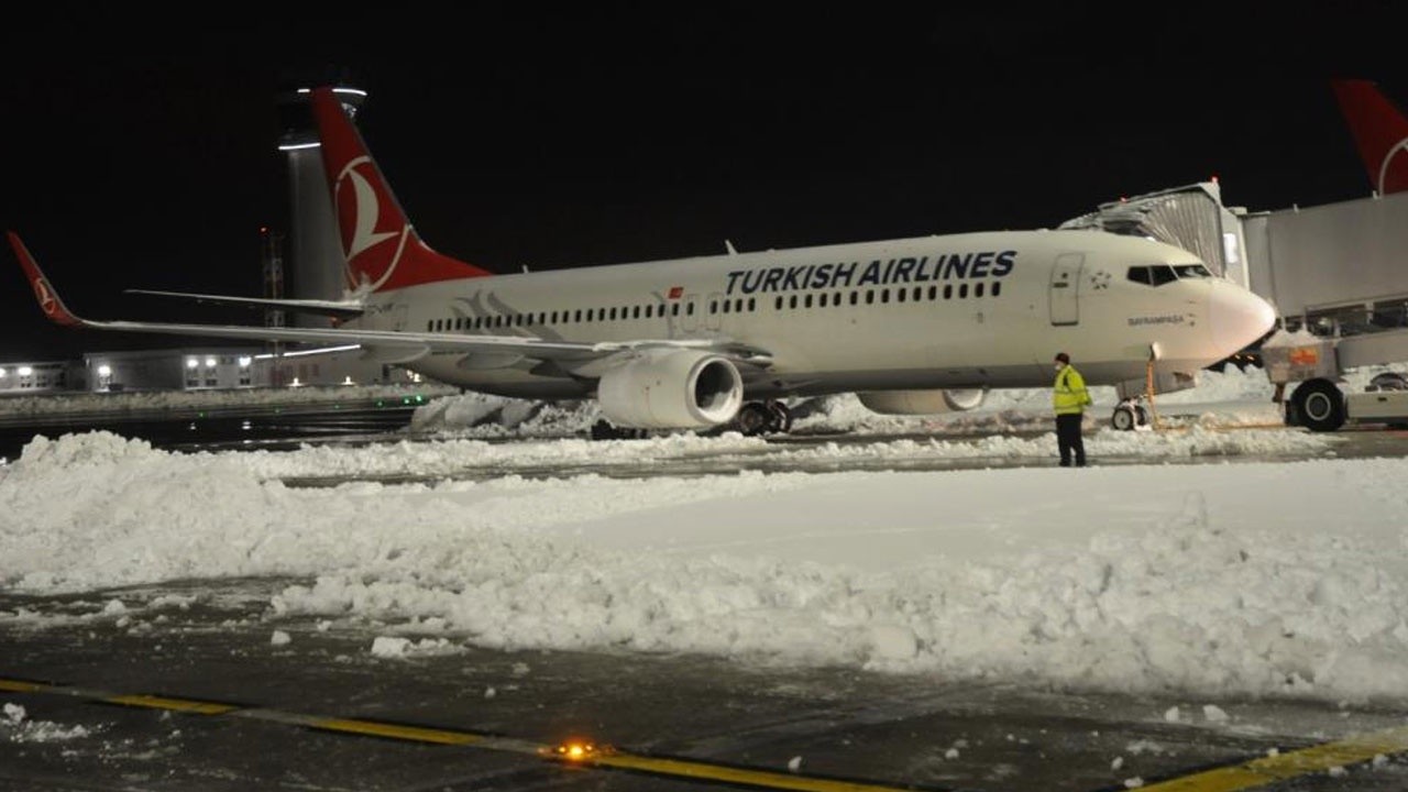 Son dakika! İstanbul Havalimanı&#039;ndan uçuşlar başladı