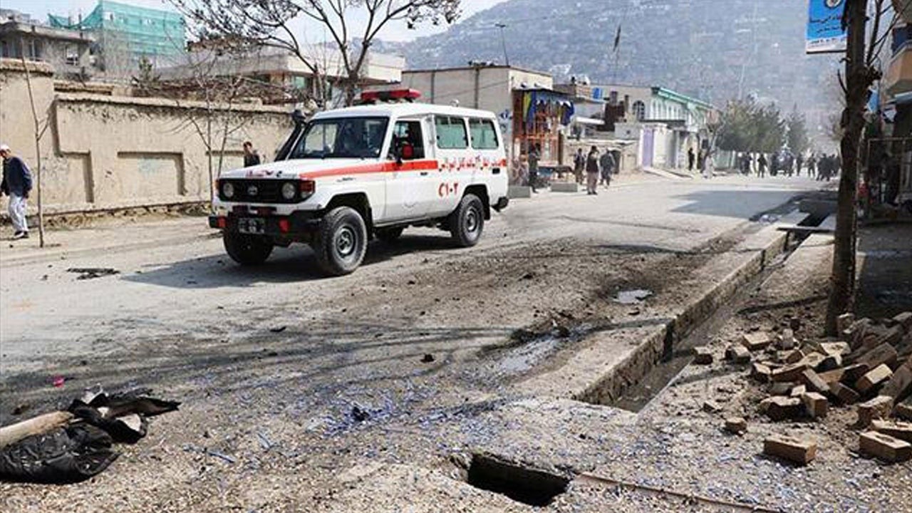 Taliban aracına bombalı saldırı: 1 ölü