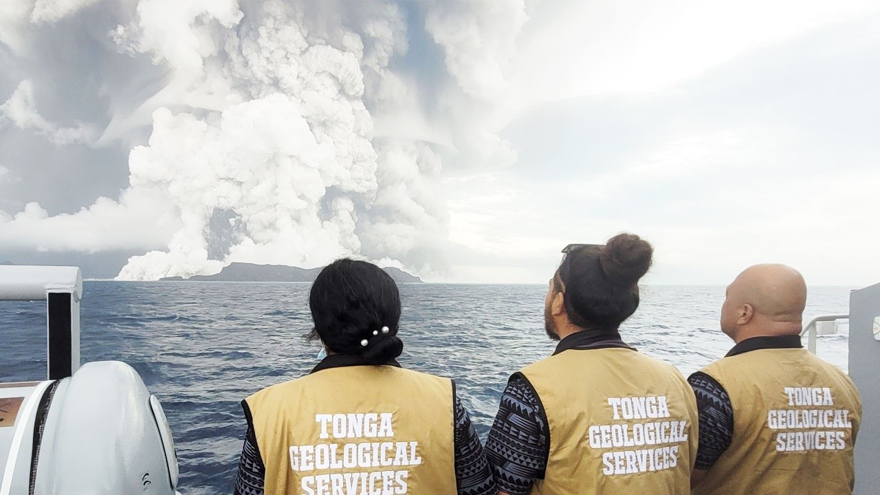 Tonga&#039;da yanardağ ikinci kez patladı! Tsunami yaptı, 800 km&#039;den duyuldu