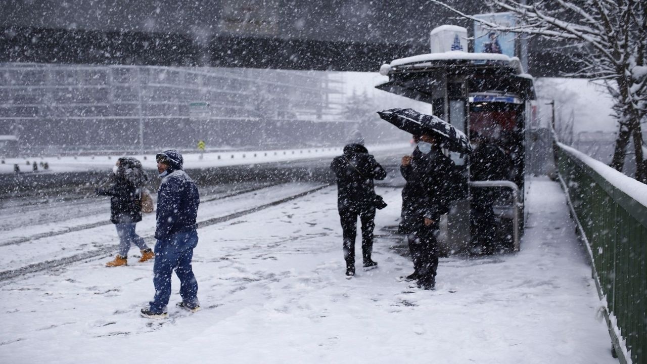 Üniversiteler tatil mi? Üniversitelerde kar tatili kaç gün sürecek? İstanbul&#039;da sınavlar ertelendi mi?