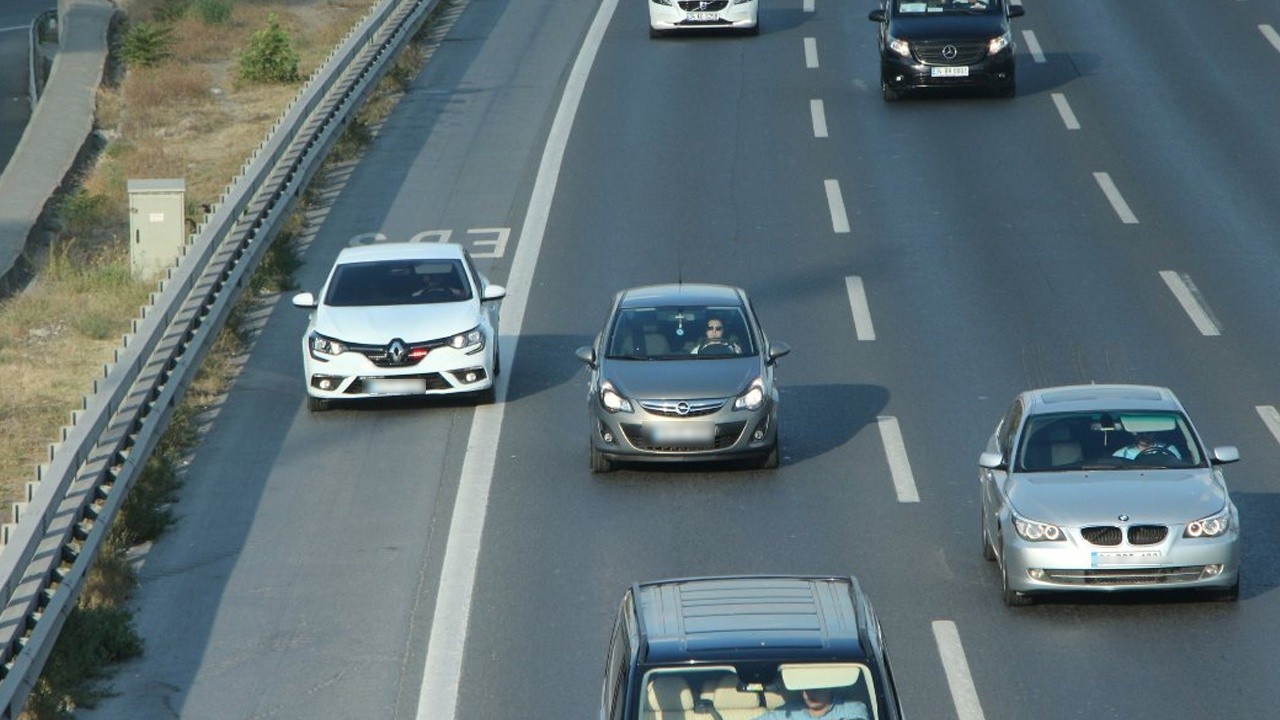 Yargıtay&#039;dan tüm sürücüleri ilgilendiren &#039;emniyet şeridi&#039; kararı